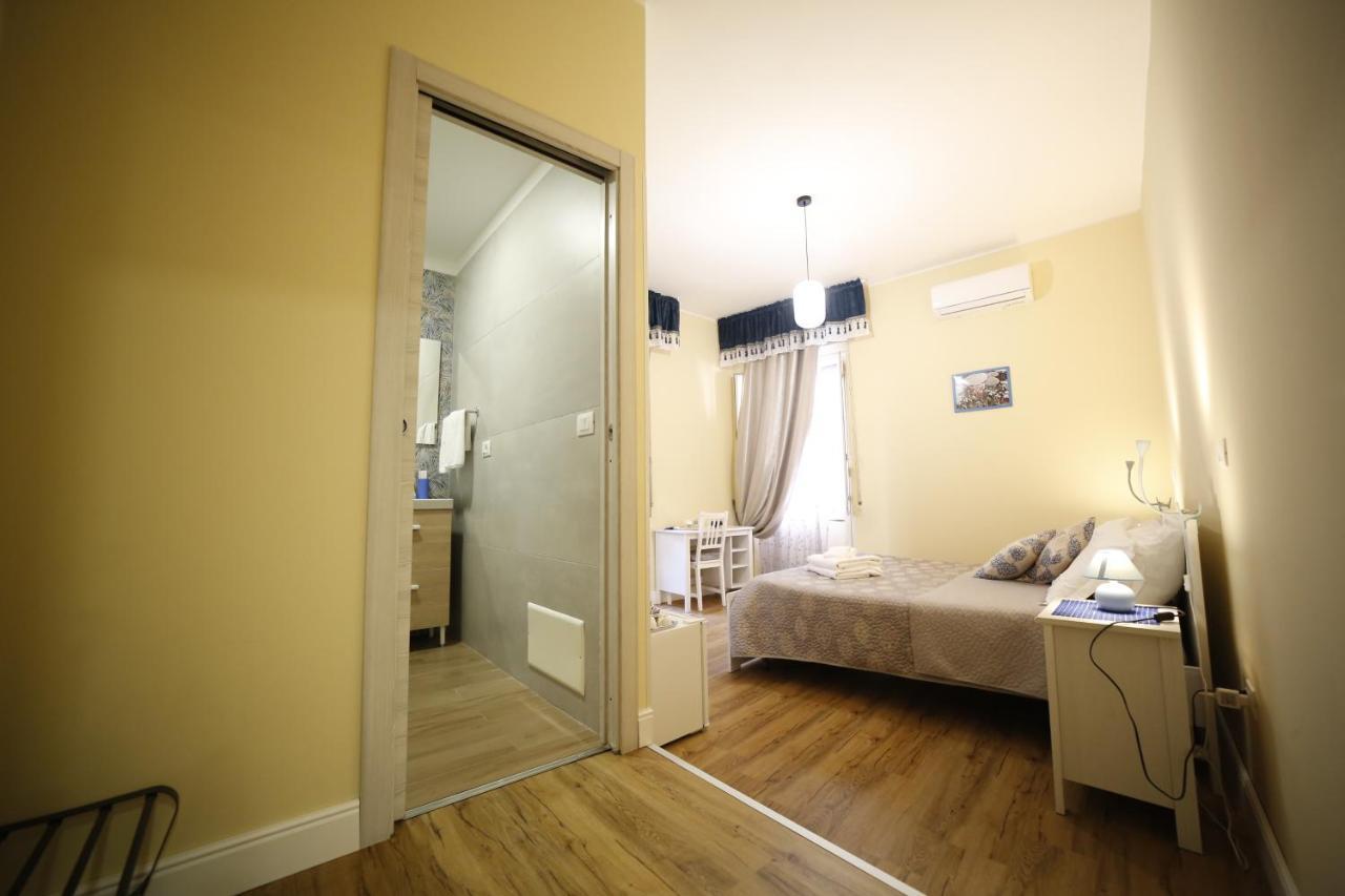 Al Quadrato D'Oro Rooms Catánia Buitenkant foto